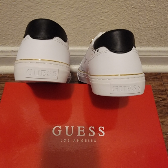 GUESS GAIA Graffiti Red Sneakers GFGAIA6 Womens Lace Up Low-Top - Picture 15 of 16